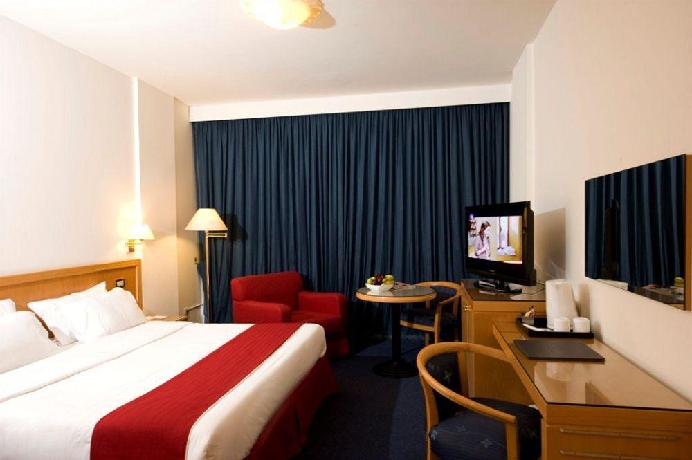 Hotel Cavalier Бейрут Экстерьер фото
