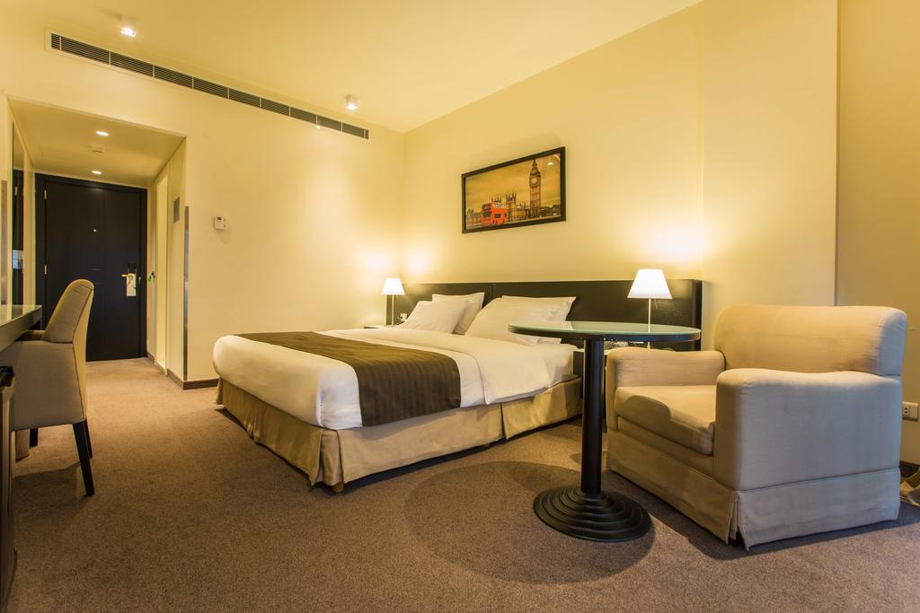 Hotel Cavalier Бейрут Экстерьер фото