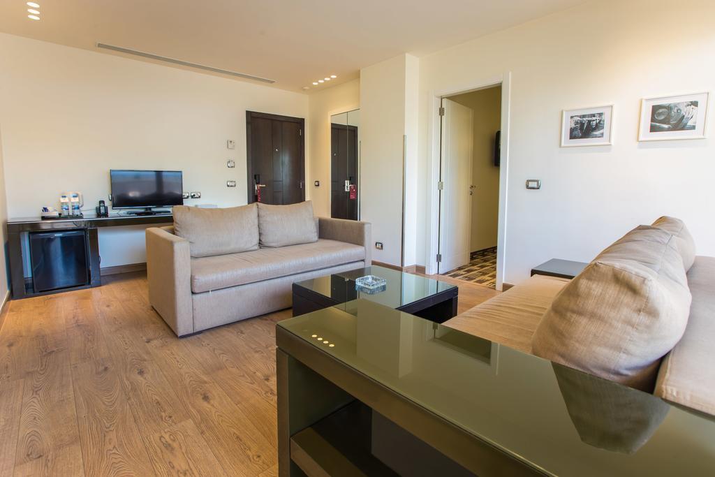 Hotel Cavalier Бейрут Экстерьер фото