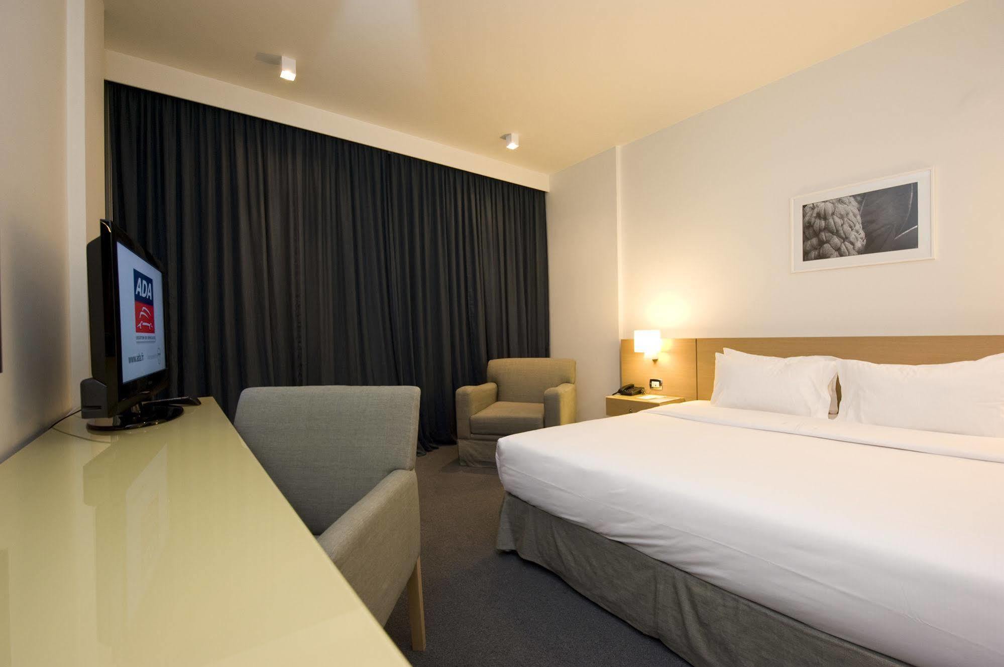 Hotel Cavalier Бейрут Экстерьер фото